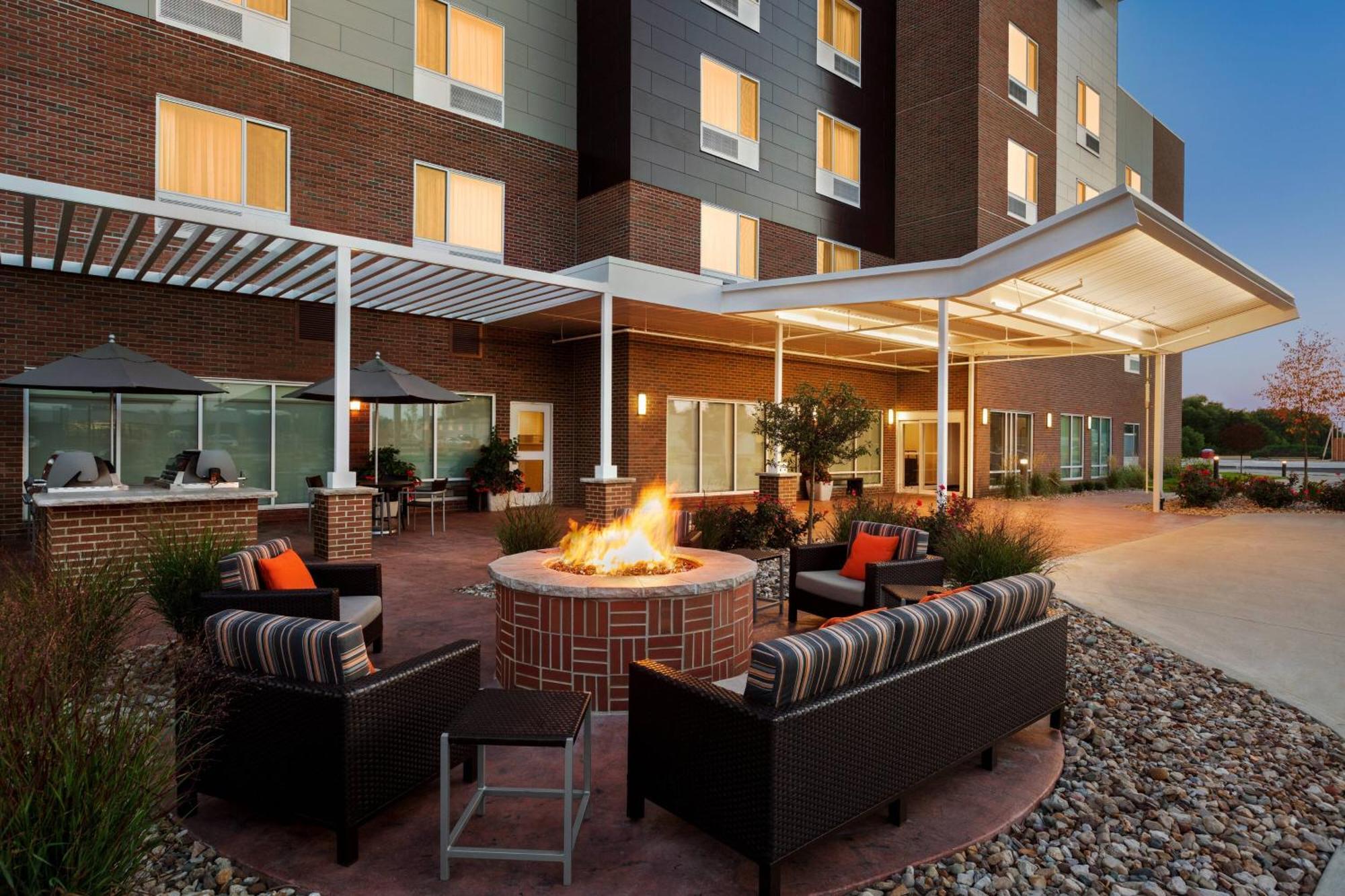 Towneplace Suites Cedar Rapids Marion Exterior foto